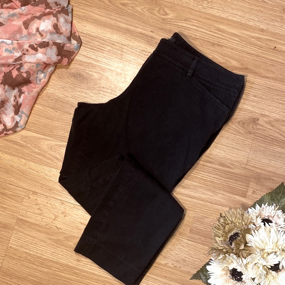 White House Black Market, Slim Leg Mid Rise Ankle Pants 25” inseam, black - Picture 4 of 4